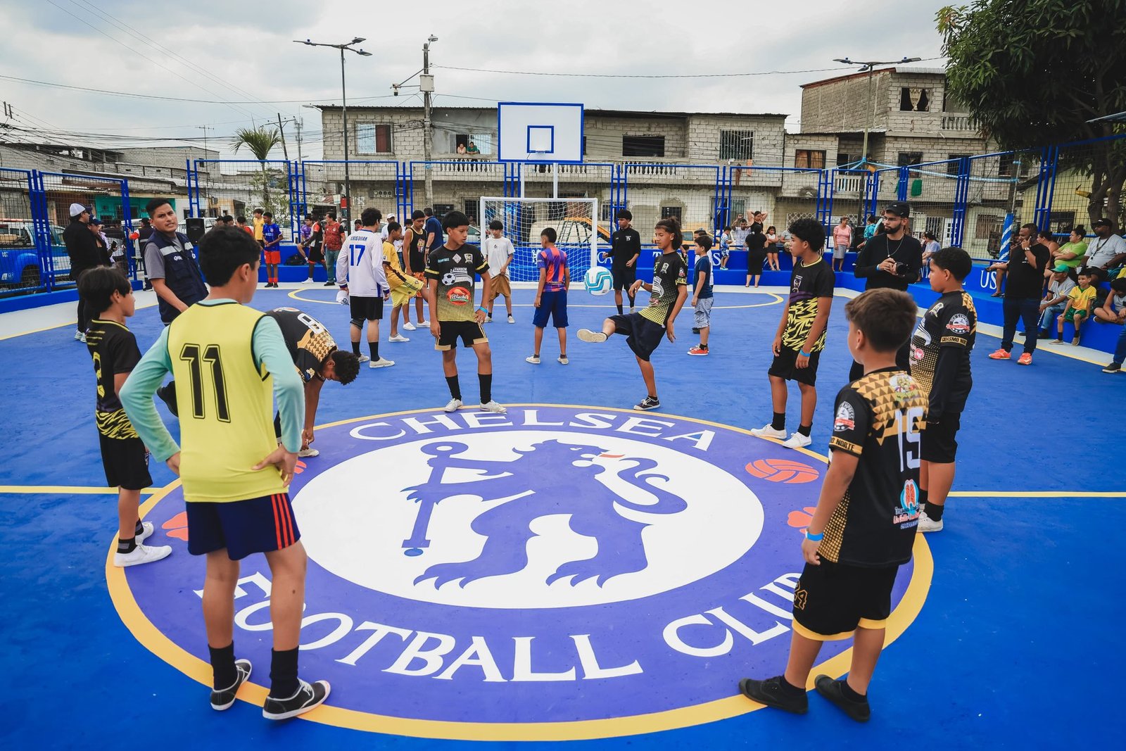 Chelsea llega a Guayaquil con una nueva cancha deportiva.
